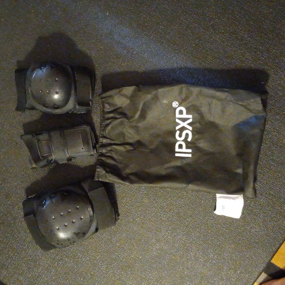 Protective Gear Set by IPSXP - Picture 2 of 5